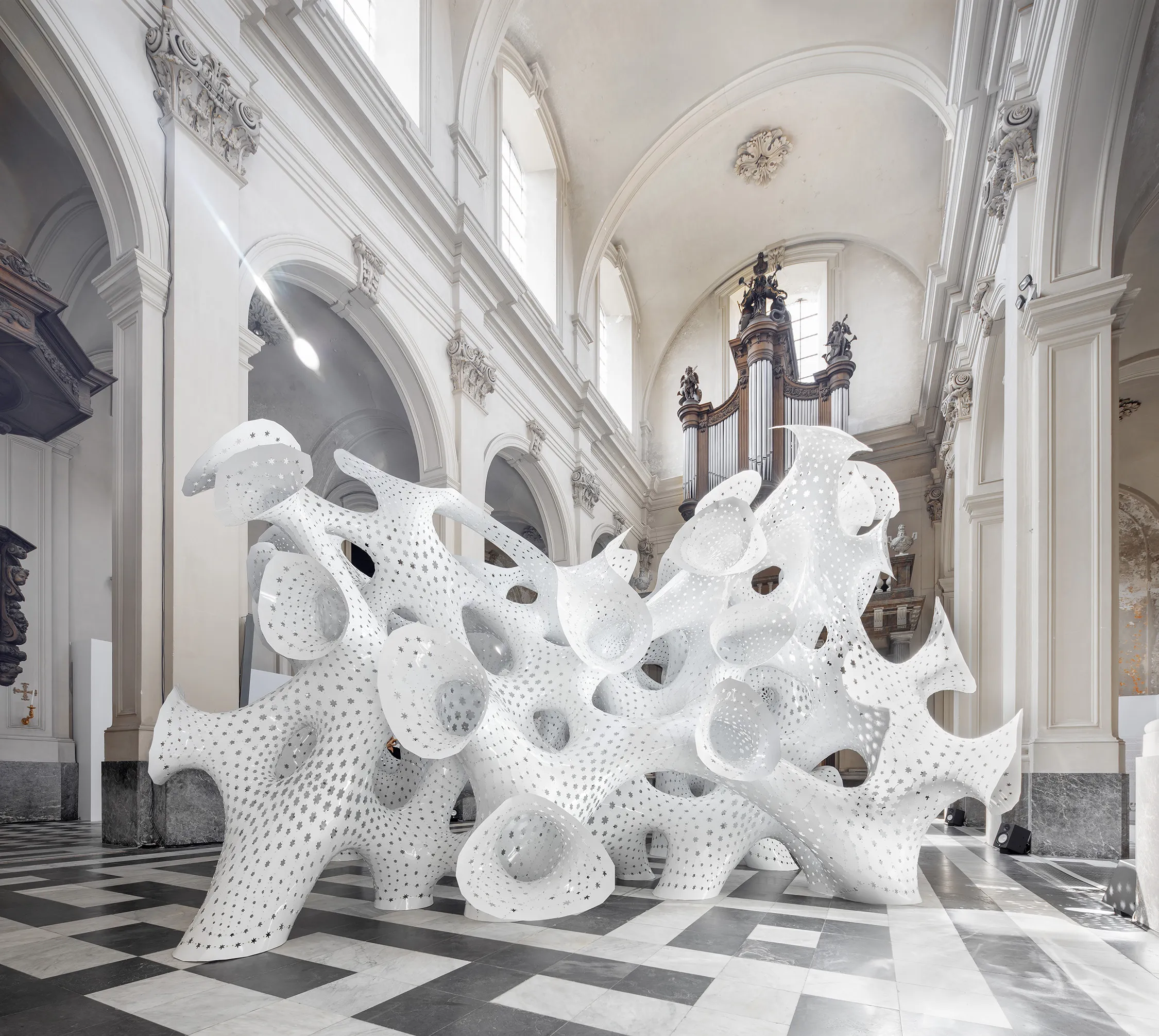 Non-Lin / Lin was an installation developed by the group THEVERYMANY for FRAC Centre. Orleans, France.